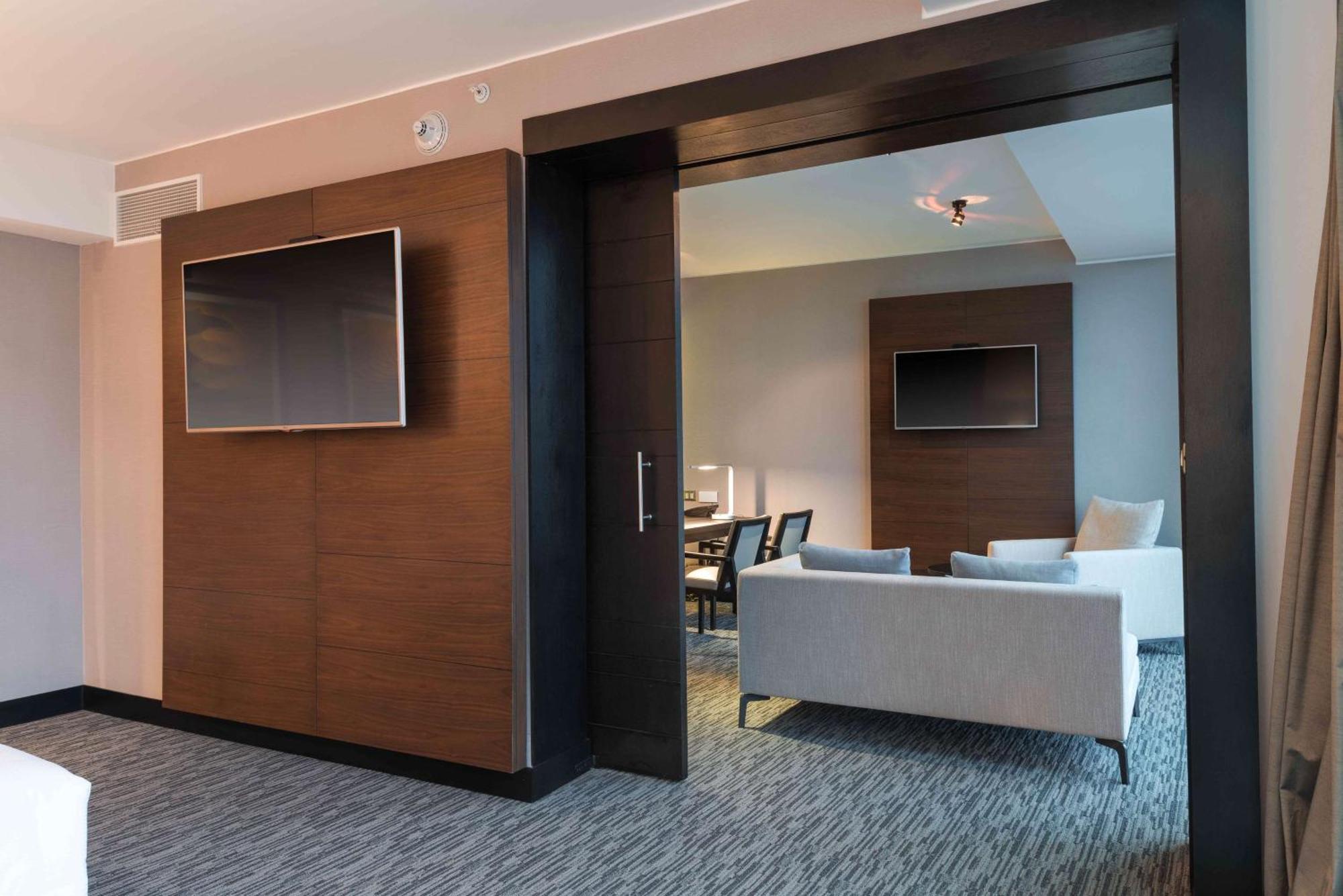 Hilton Garden Inn Ікіке Екстер'єр фото