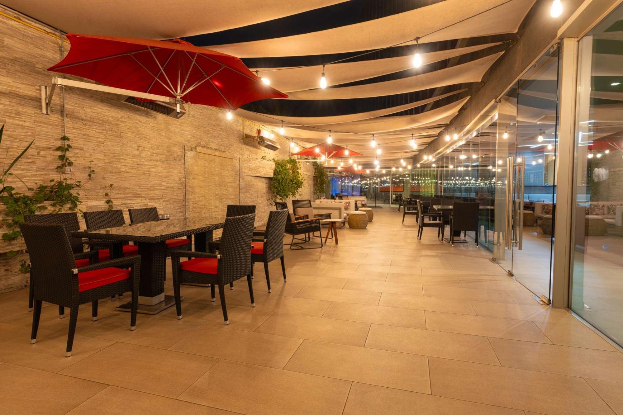 Hilton Garden Inn Ікіке Екстер'єр фото